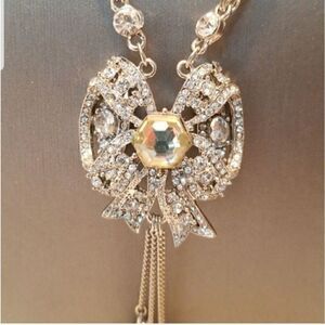 GORGEOUS BETSY JOHNSON CRYSTALS NECKLACE!!! NWOT!!!